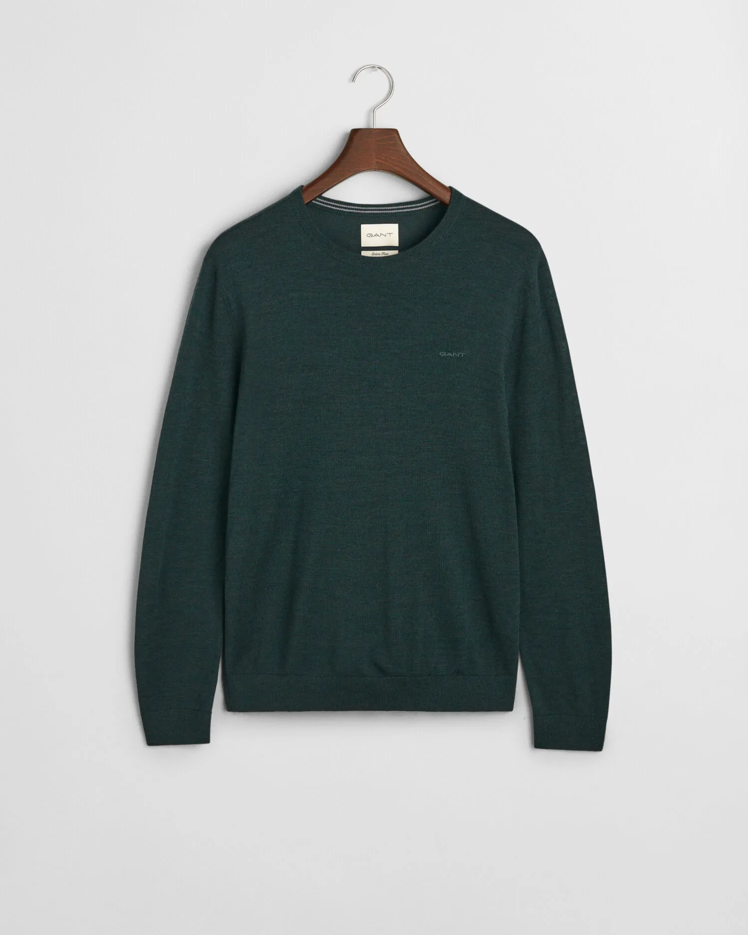 Maglia girocollo in finissima lana merino    